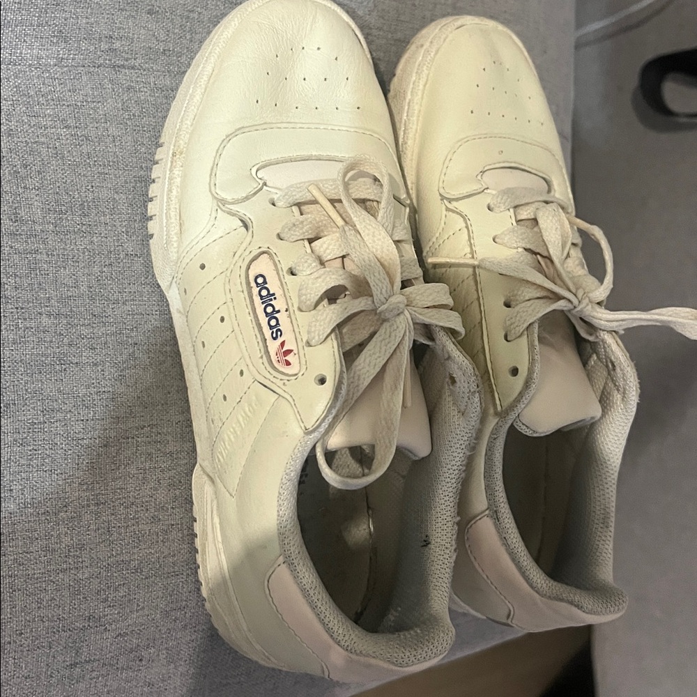 Adidas Powerhouse Sneaker The Adidas EF2889 Ecru Tint